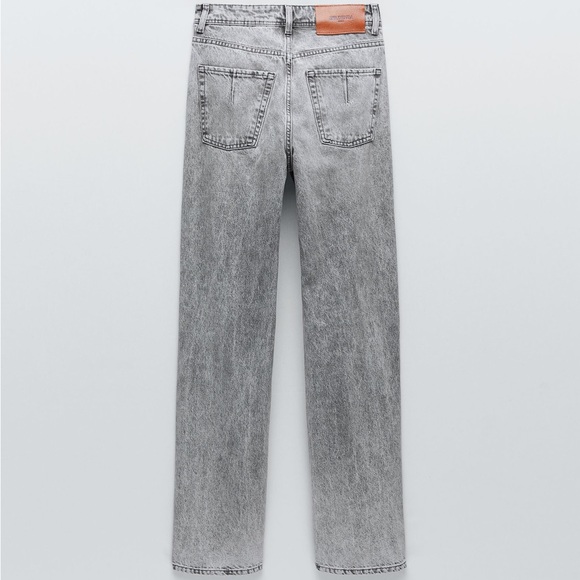 Z1975 STRAIGHT LEG FULL LENGTH HI-RISE JEANS
Zara - Picture 7 of 10